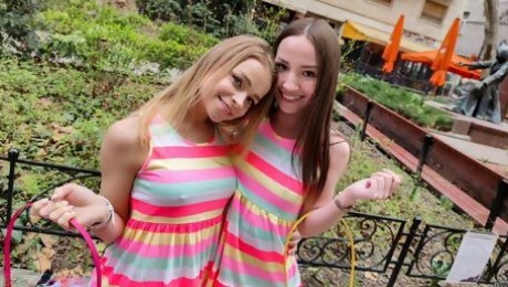Super Cute Cousins Kate and Alexa Have a Crazy Easter Egg Hunt