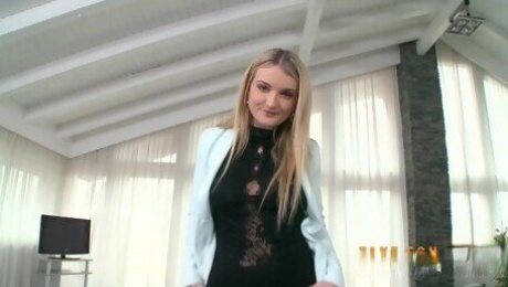 Superb Jemma Valentine at hardcore scene